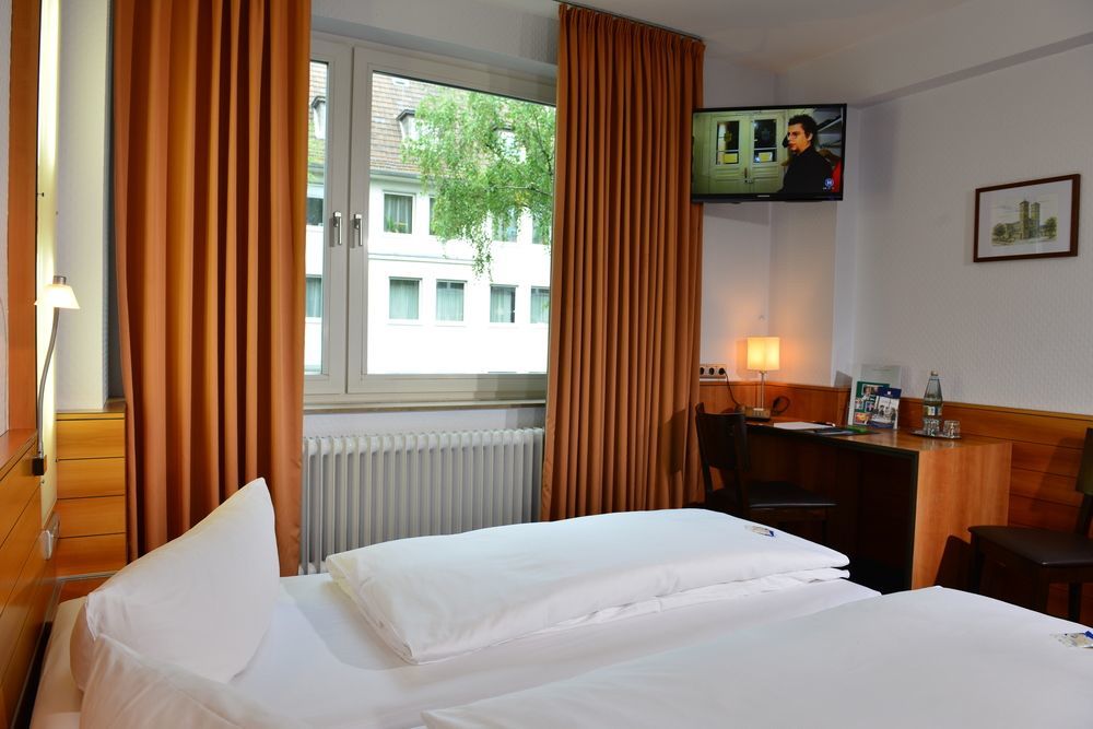 Messehotel Koeln-Deutz Dış mekan fotoğraf